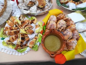 En Villa de Tezontepec, la Feria de la Torta celebra este antojito mexicano regalando miles de tortas a los asistentes