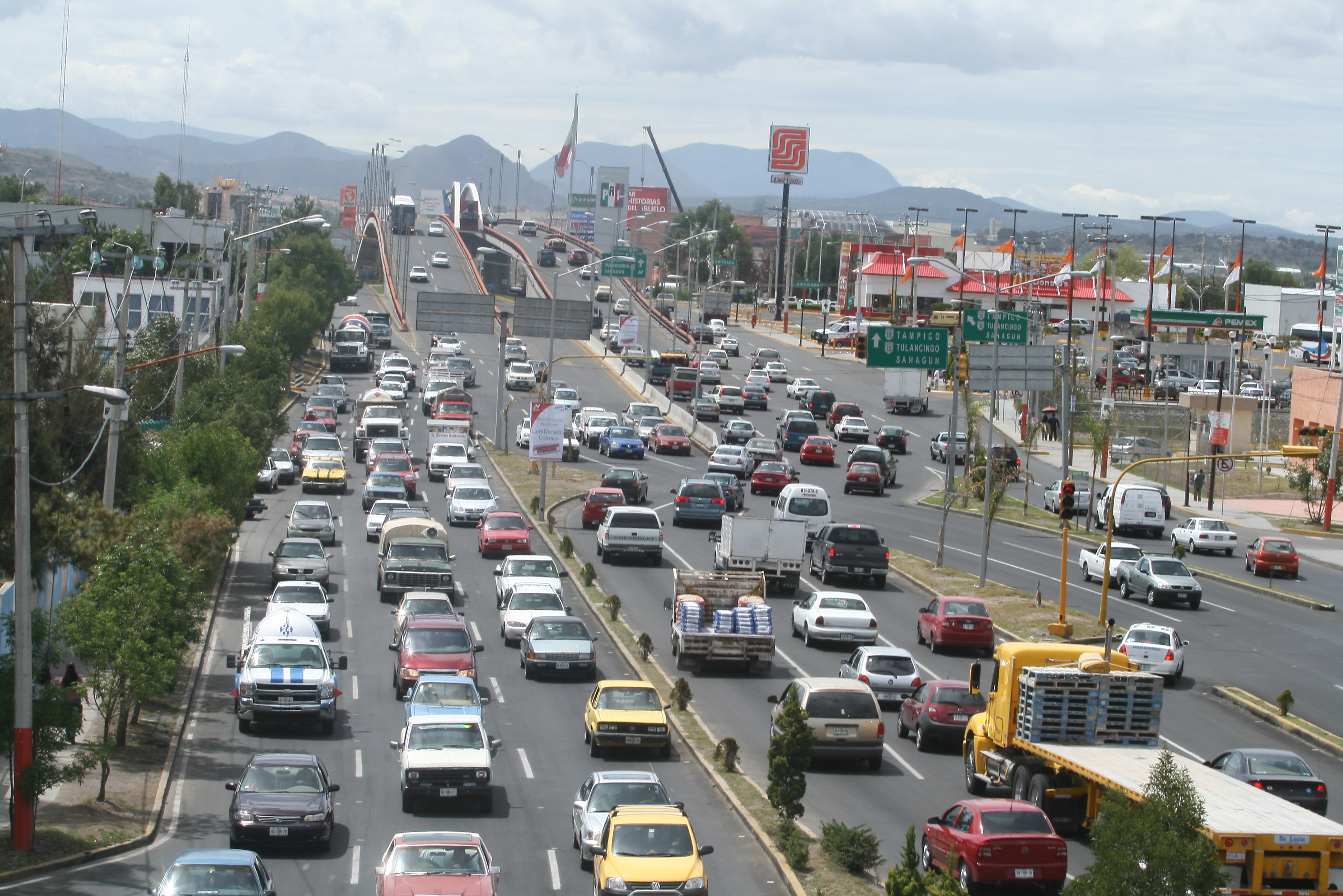 Conoce cómo afectará el nuevo Hoy No Circula a los conductores del Estado de México