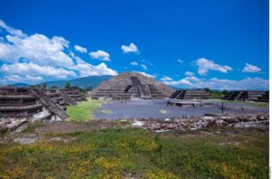 Autoridades preparan operativo especial para la llegada masiva de turistas a Teotihuacán.