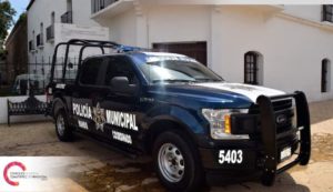 Autoridades de Tizayuca lograron evitar una tragedia en este puente peatonal.