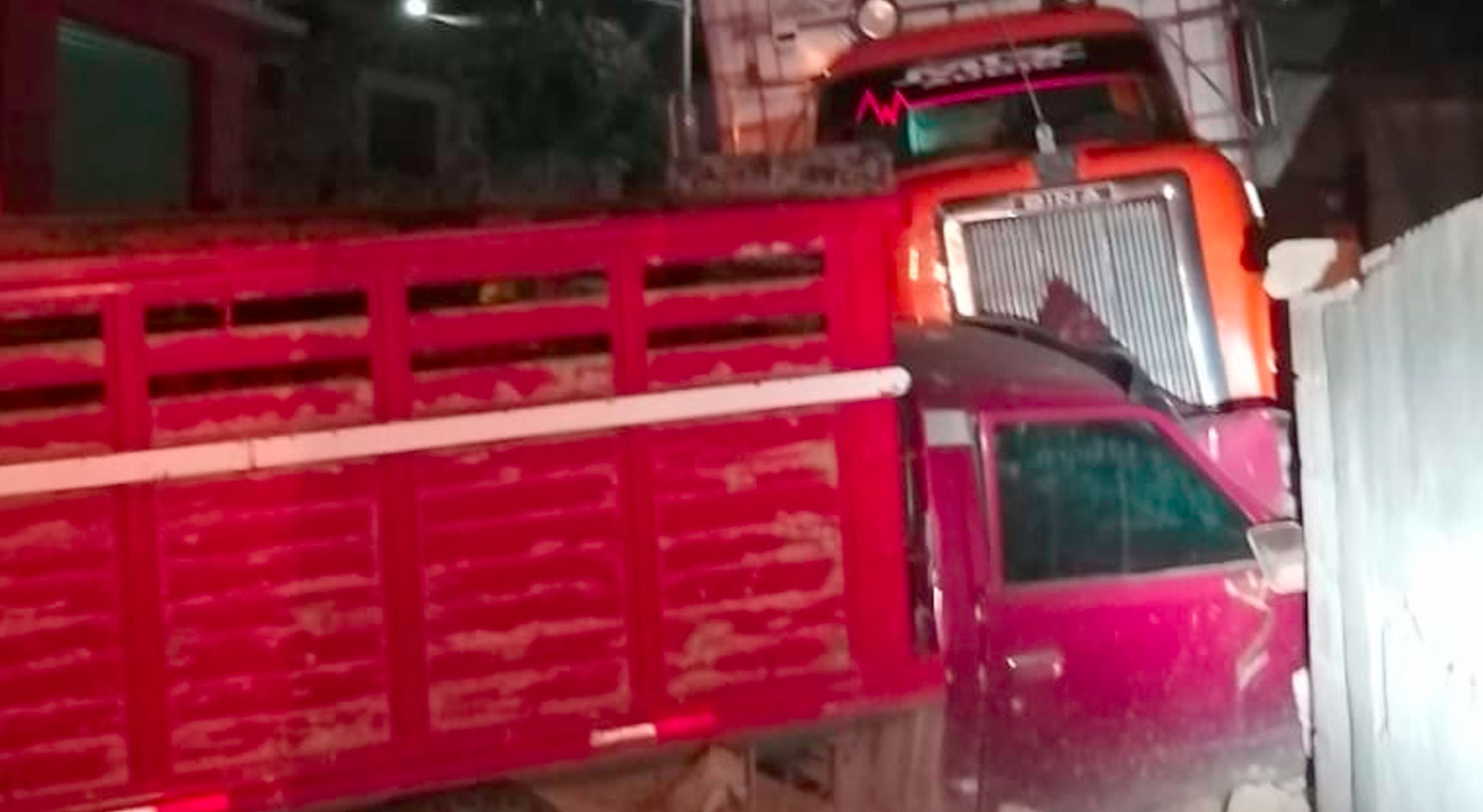 Mueren personas choque Tlaxcoapan