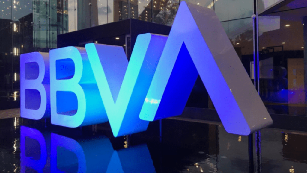 Reciben clientes de BBVA depósitos por error