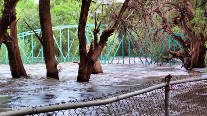 Nuevamente, evacúan colonias Imxiquilpan posible inundación