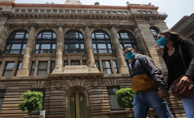 Se disculpa AMLO por 'madrugar' Banxico tasa
