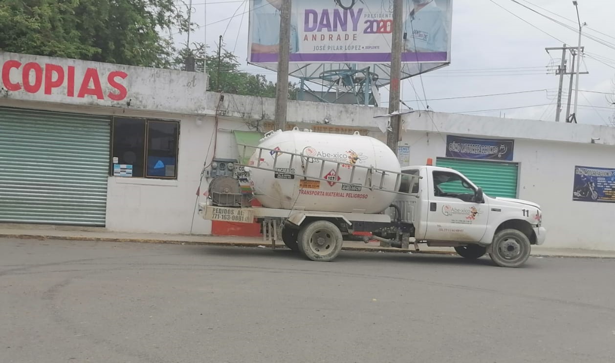 Verifican pipas gas LP Huejutla quejas habitantes