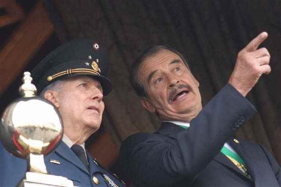 Murió el general Clemente Vega, titular de Sedena con Fox