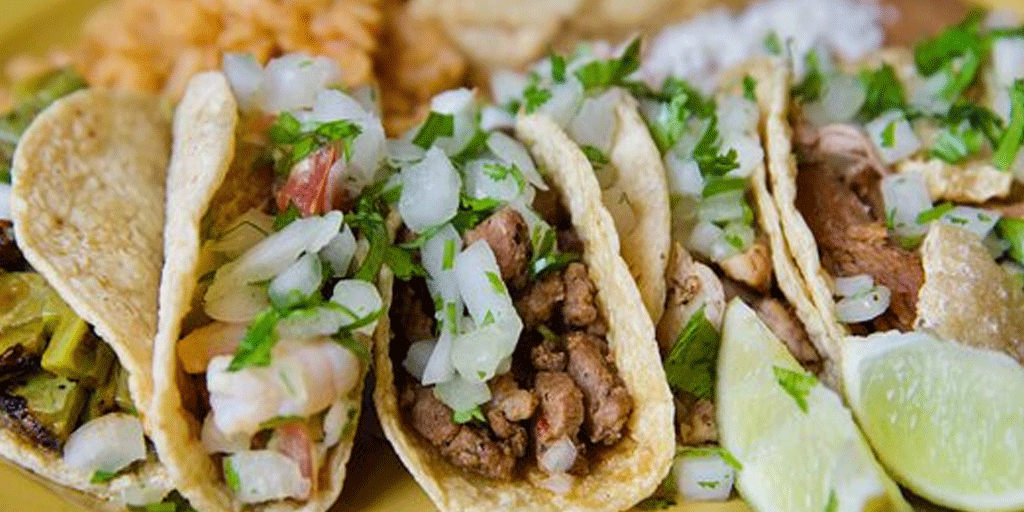 Los tacos en México son el alma de su gastronomía y cultura popular.