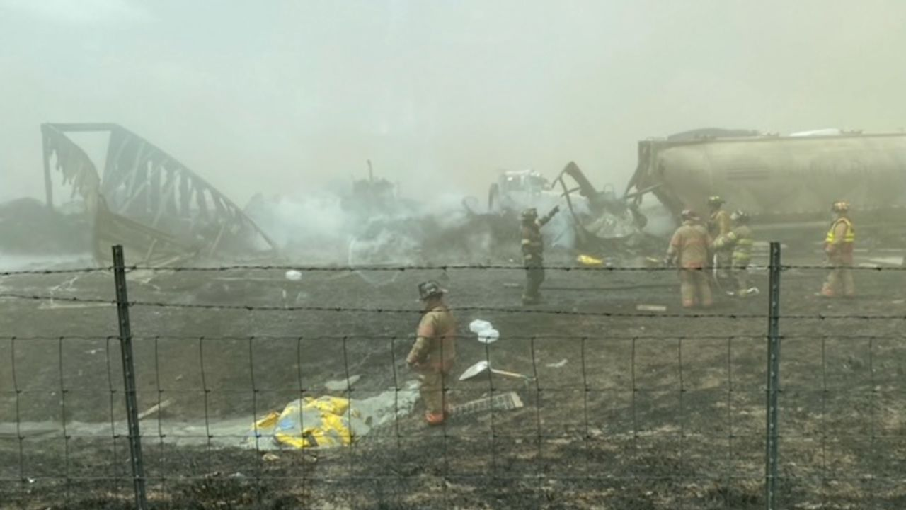 Choque múltiple por tormenta de polvo deja al menos seis muertos en EEUU