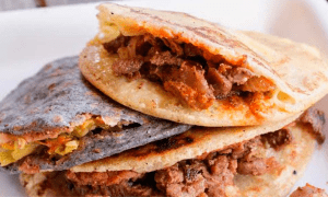 La gastronomía tradicional brilla en cada edición del Festival de la Gordita en Tepatepec.