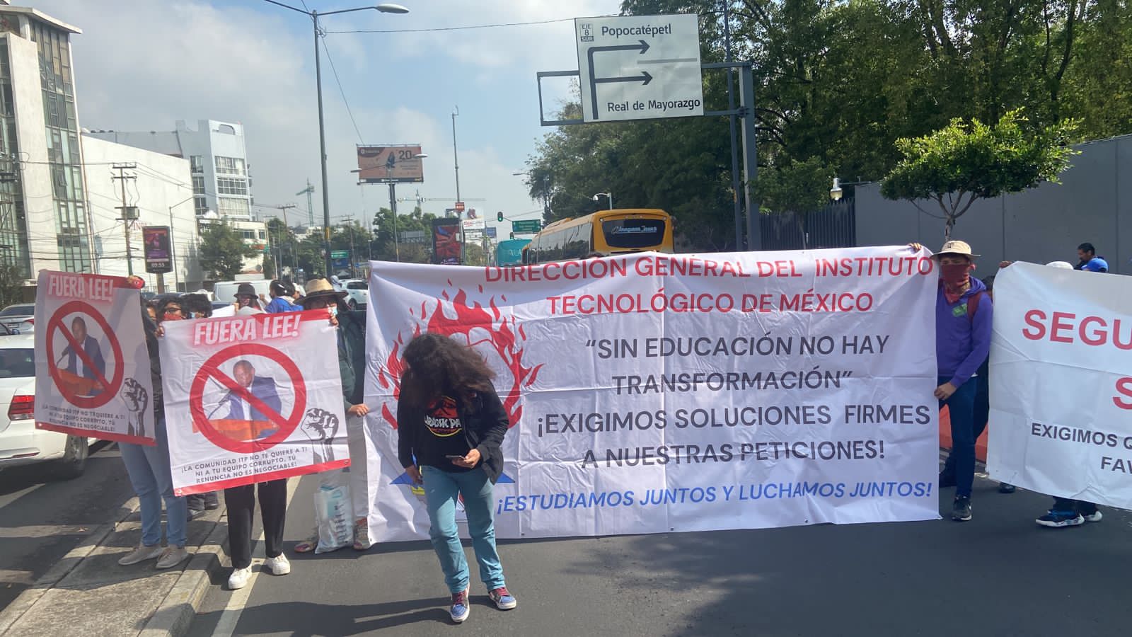 Alumnos del ITP protestan en Ciudad de México frente a la SEP y al ...