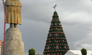 El encendido del Árbol de Navidad no solo simboliza el inicio de las celebraciones, sino también una oportunidad para convivir y disfrutar en familia.