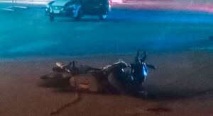 Choca motocicleta vs camioneta en pleno bulevar Felipe Ángeles de Pachuca