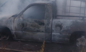 Toma clandestina en Tlaxcoapan; 2 camionetas huachicoleras incendiadas