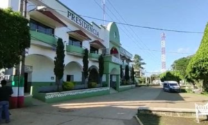 Retienen ciudadanos a personal de Protección Civil, en Yahualica