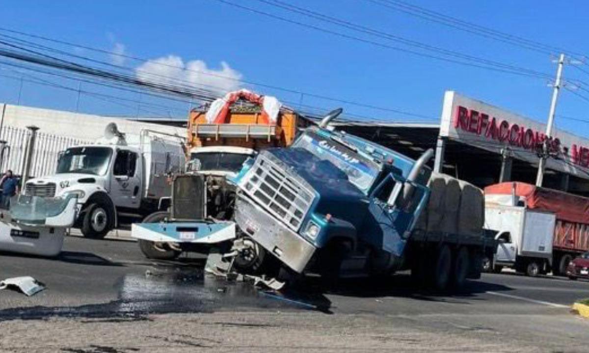 A principios de julio se presentó el choque lateral entre dos camiones, tipo torton