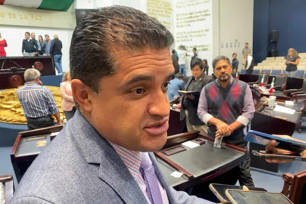 Julio Valera, fuera de Junta de Gobierno del Congreso de Hidalgo