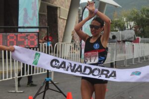 En los 5 km, los primeros lugares en la categoría Libre fueron para Viridiana Soto, Mayte Rojas y Liliana Colín, en la rama femenil