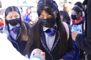 Los nuevos límites de velocidad, especialmente en zonas escolares, tienen como objetivo proteger a los niños, niñas, adolescentes y adultos mayores que transitan por estas áreas