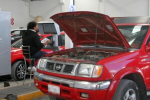 Durante agosto, deben verificar los autos con engomado amarillo y terminación de placas en 5 y 6
