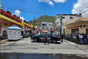 Pachuca: Fuga de combustible en pipa de gas causa alarma. FOTO: Saúl Hernández