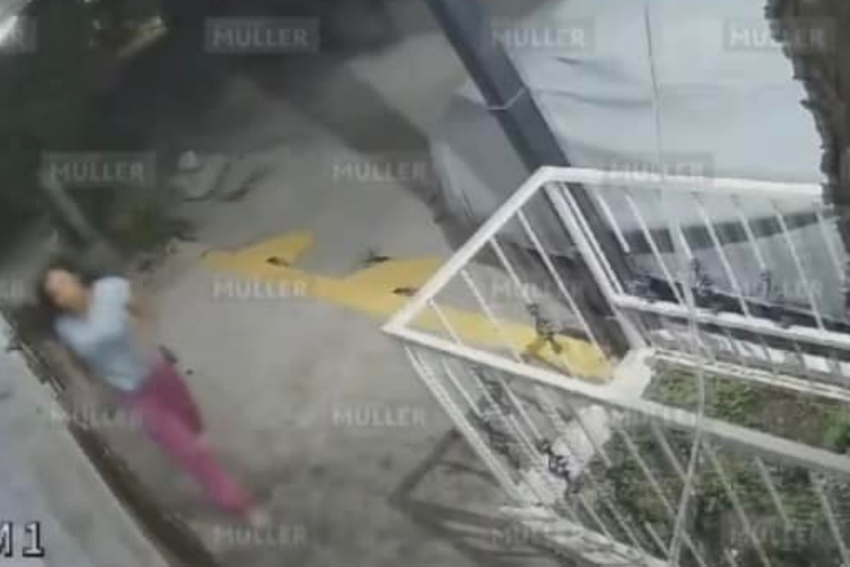 Otro recién nacido abandonado, ahora en el Estado de México; el hecho fue captado en video