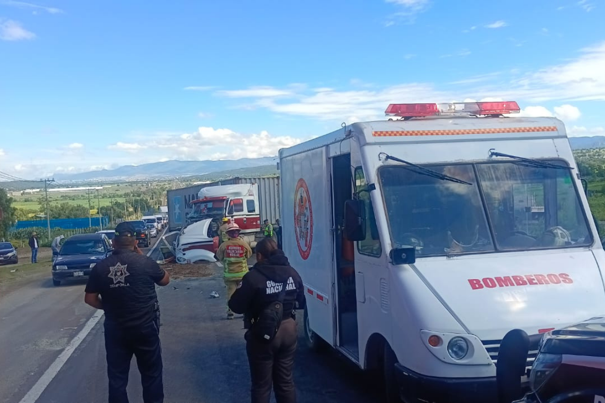 Accidente involucra a tráiler sobre la carretera Pachuca-Ciudad Sahagún 