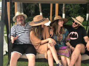 Detrás del éxito de Belinda, hay una familia que ha sido fundamental en cada paso de su camino