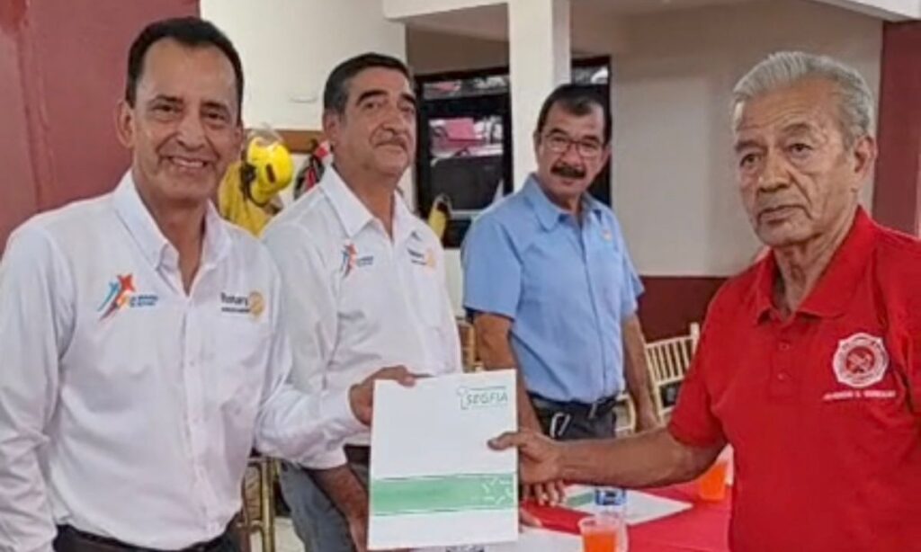 Bomberos de Huejutla recibieron este beneficio por parte del Club Rotario
