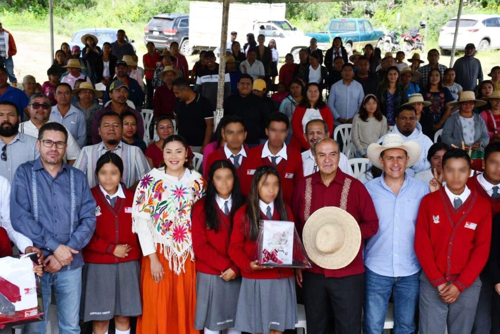 Entrega SEPH a telebachillerato de Alfajayucan nueva infraestructura; esto fue la inversión