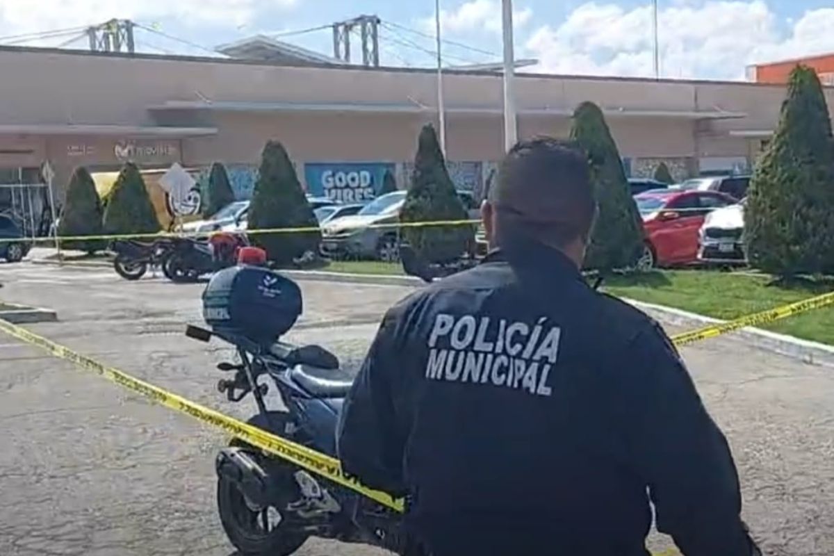 Plaza comercial en Tulancingo donde ocurrió el violento asalto a un cuentahabiente
