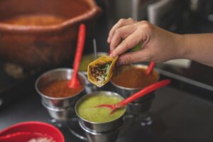 Disfruta de la auténtica comida callejera mexicana sin romper el bolsillo