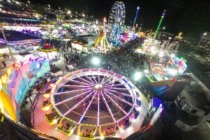 Además de las restricciones relacionadas con las mascotas, la feria ha publicado una lista de objetos prohibidos que no se podrán ingresar al recinto