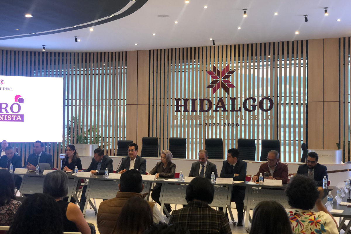 Guillermo Olivares Reyna, secretario de gobierno, durante su participación en el Foro Feminista en Hidalgo.