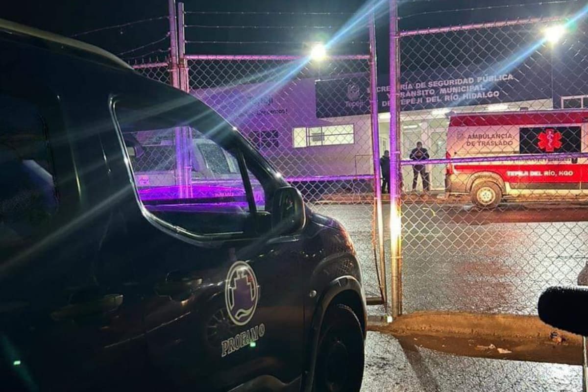 Los elementos de Seguridad de Tepeji del Río acudieron a atender un reporte de vecinos por un olor fétido / Foto. Especial