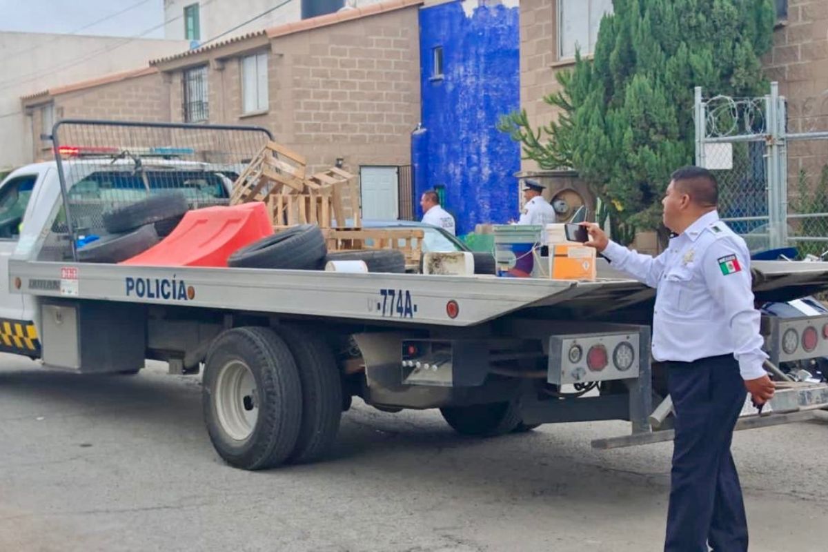 Policías municipales llevaron a cabo el operativo para liberar espacios de estacionamiento