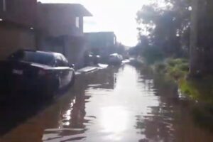 El canal no tiene capacidad para desfogar grandes volúmenes de agua y, además, está azolvado