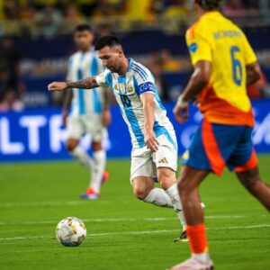 Messi quedó fuera de la carrera por la obtención del galardón individual más prestigioso del futbol 