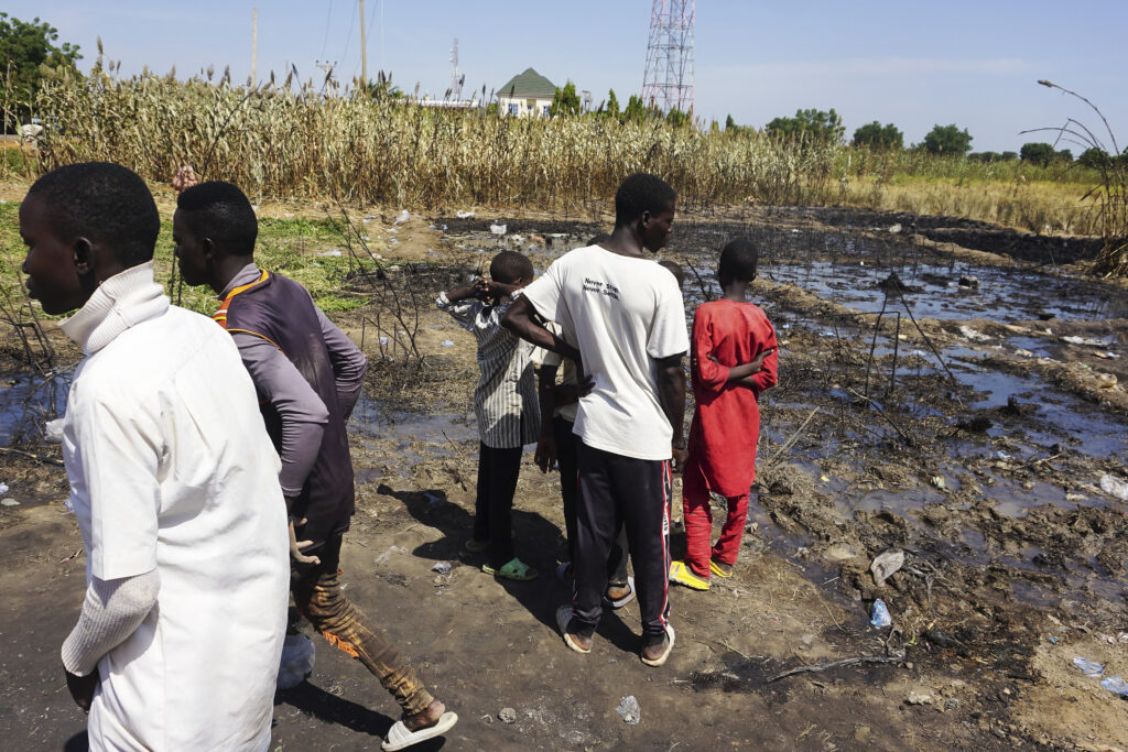 En Nigeria, una pipa con combustible explotó y dejó varias decenas de muertos