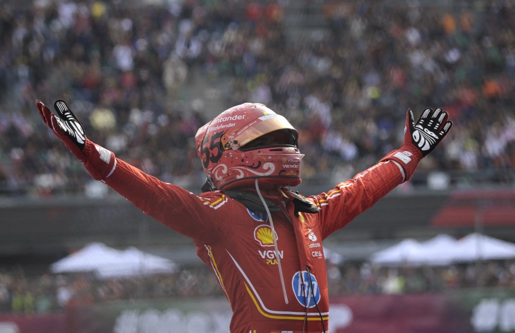 Carlos Sainz ganó el Gran Premio de México; Sergio Pérez tuvo una actuación deplorable