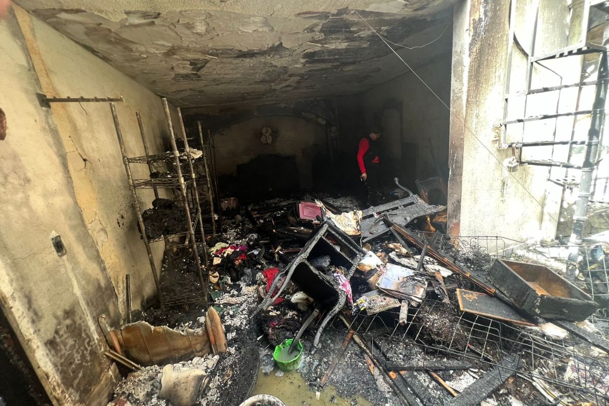 El incendio destruyó por completo tres recámaras en la planta alta de la vivienda en Tulancingo