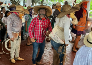 Ritual de San Lucas en Huejutla antecede la gran fiesta del Xantolo en la Huasteca.