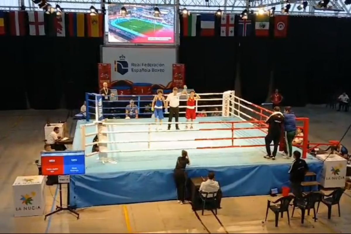 Carlos Jayden Morales celebra su victoria en el torneo Boxam 2024, realizado en Valencia, España