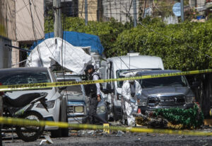 Los ataques recientes en Guerrero y Guanajuato ponen a prueba la estrategia de seguridad de Sheinbaum, quien descarta que se trate de “narcoterrorismo”.