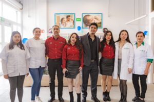 La plaza alberga comercios clave como la farmacia VitalB, Sherwin-Williams y la firma Luan Martty