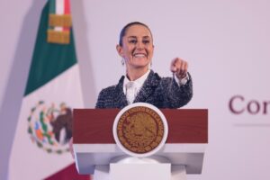 Claudia Sheinbaum se defiende ante las acusaciones de desacato y cuestiona la autoridad de la jueza