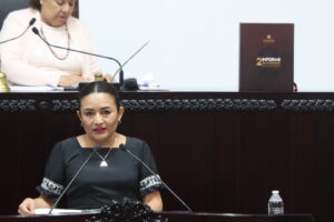 Neyda Naranjo Baltazar durante su comparecencia en el Congreso Local, destacando los avances en la salvaguarda del patrimonio cultural de Hidalgo