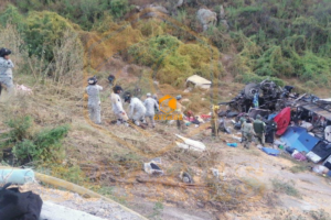 Equipos de rescate atienden accidente en Zacatecas que dejó 24 muertos.