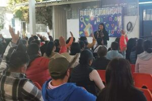 Imparten pláticas “Mientras tu hijo calla, un abusador acecha”, en Tulancingo