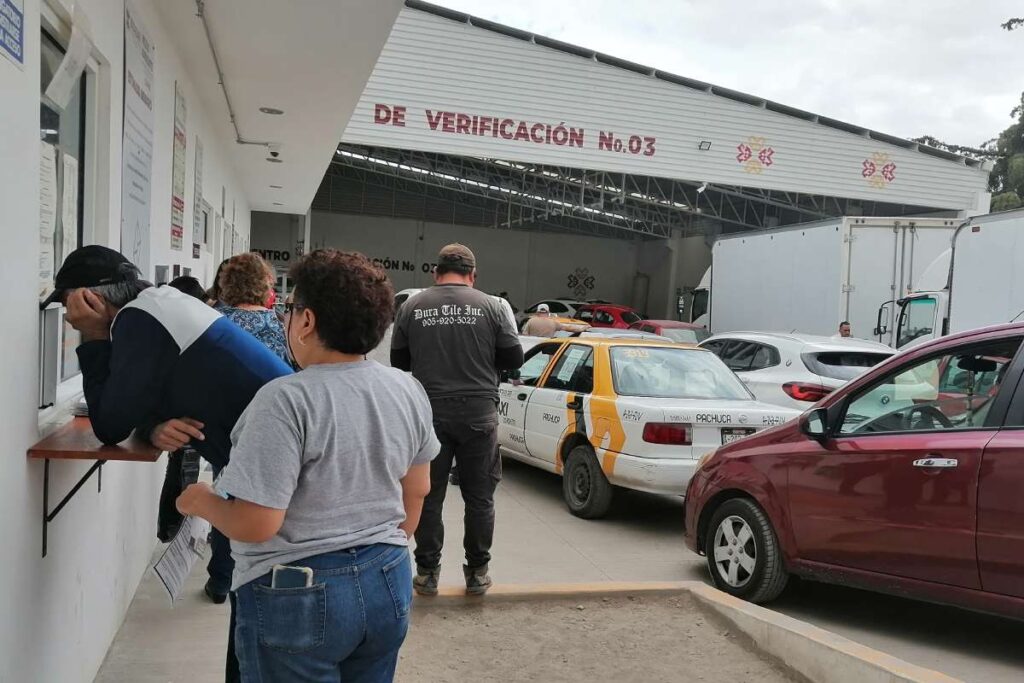 Automovilistas tienen que desplazarse a otros municipios para la verificación de sus vehículos