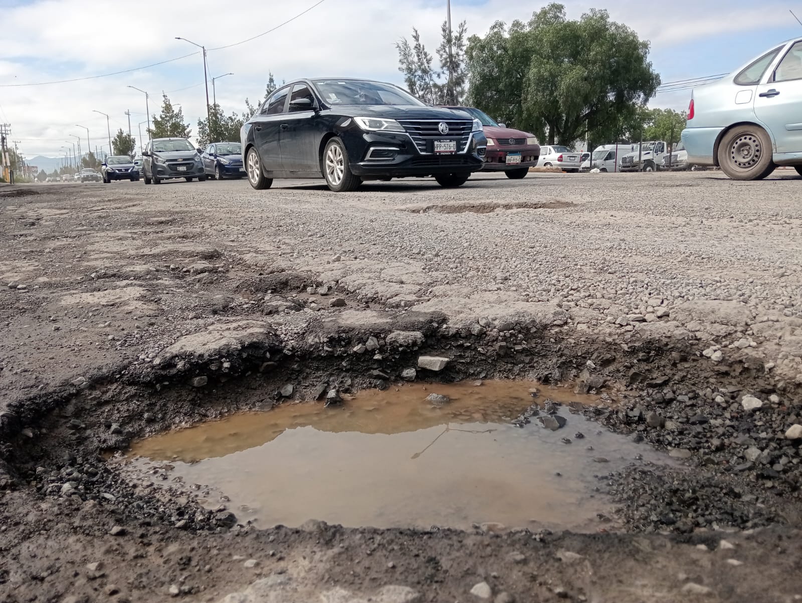 Así lucen los baches en la Pachuca-Ciudad Sahagún; estos son los dos puntos más críticos